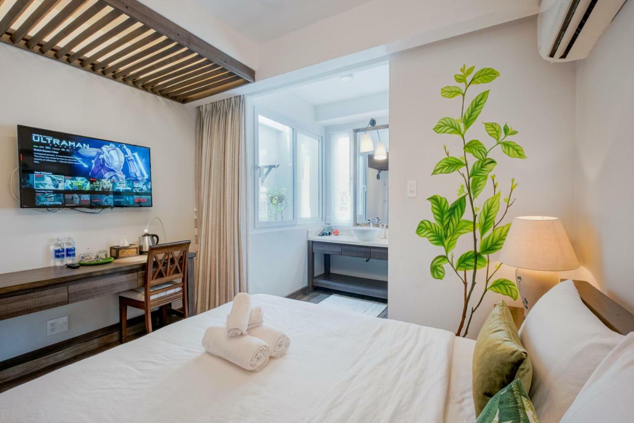 Mira Moon - Calmette Bed & Breakfast 3*